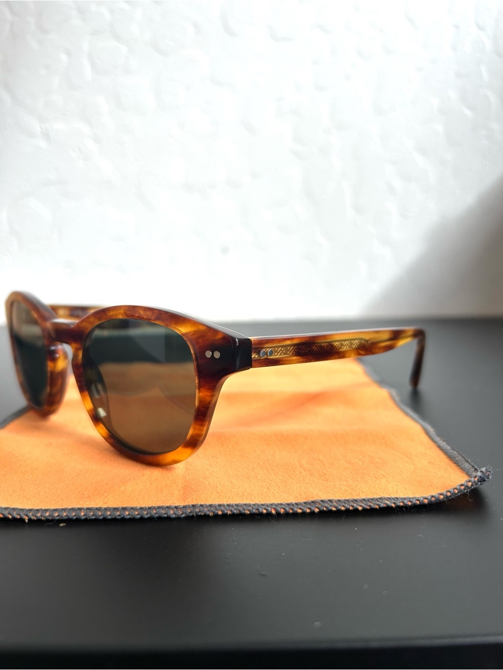 Arbor Eyewear Classic Unisex Warm Amber Sunglasses with Vintage Green Lenses - Picture 4 of 8